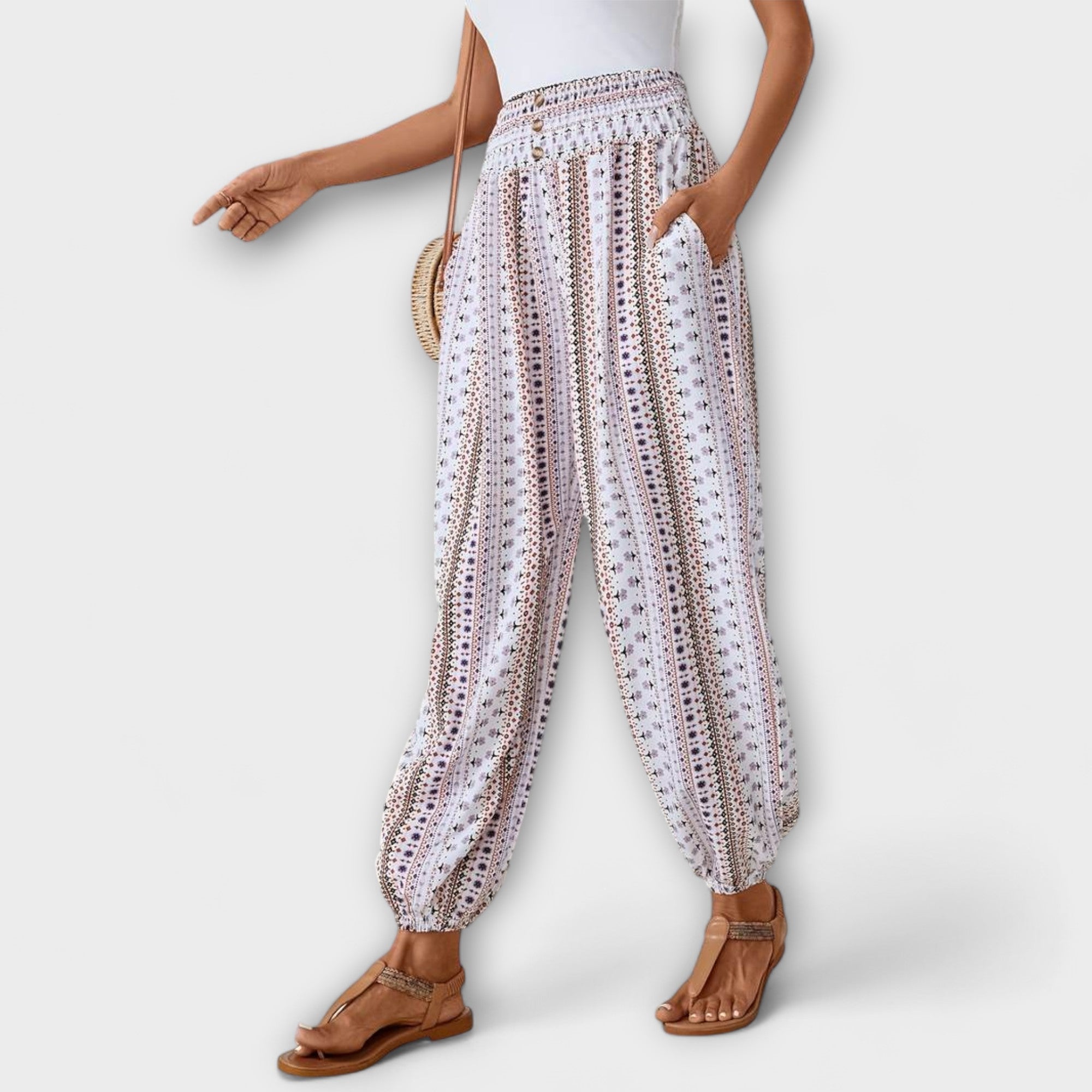 Écarlate - Pantalons avec des graphiques ethniques